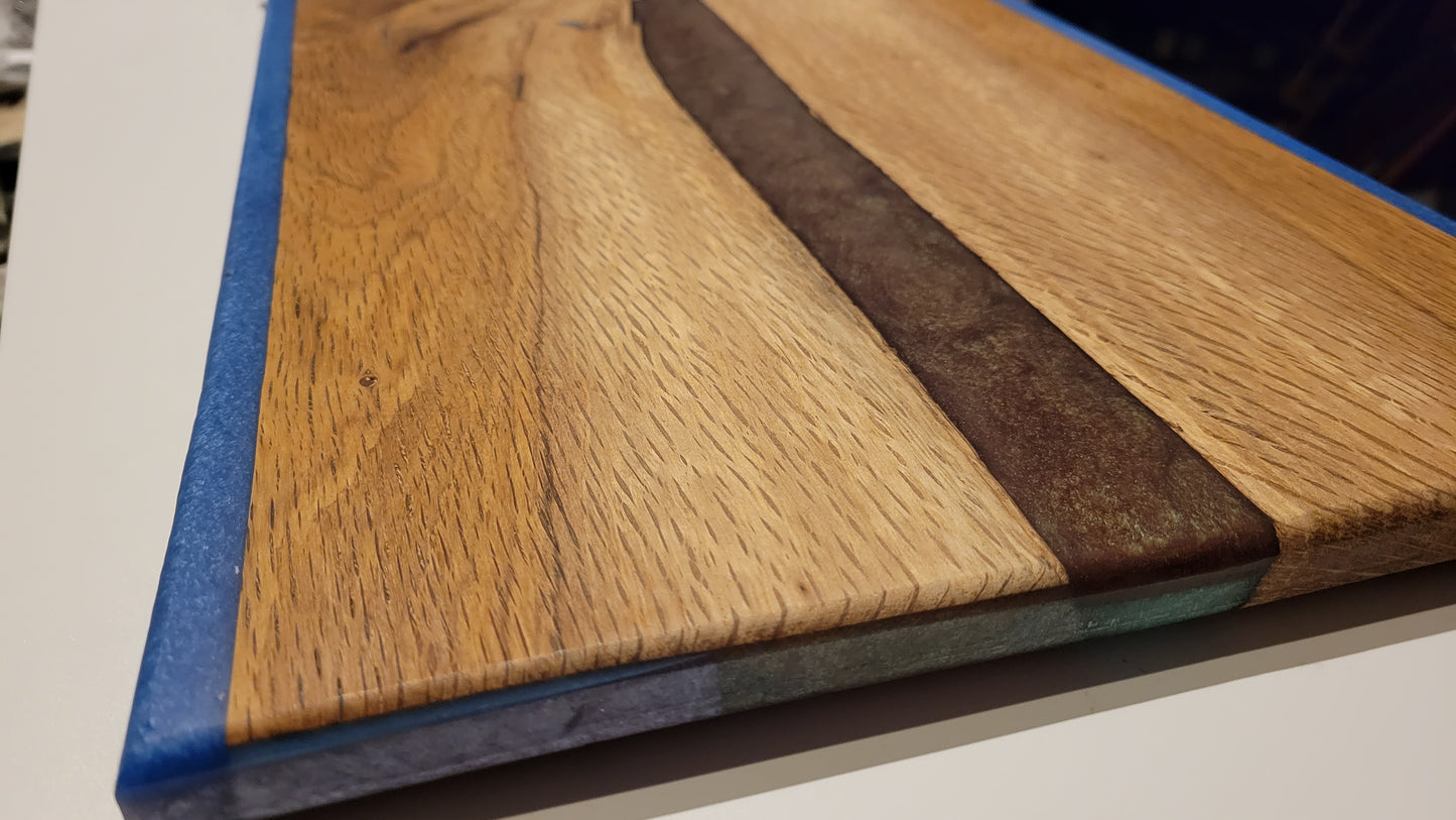 Oak W/green river pour with borders 16X12 Charcuterie Board